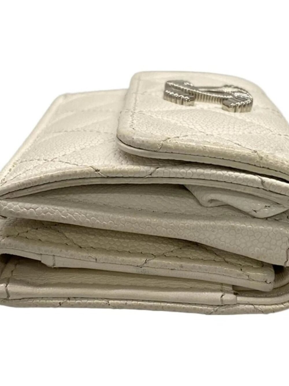 CHANEL Matelasse White Calfskin Trifold Wallet - Picture 8 of 10